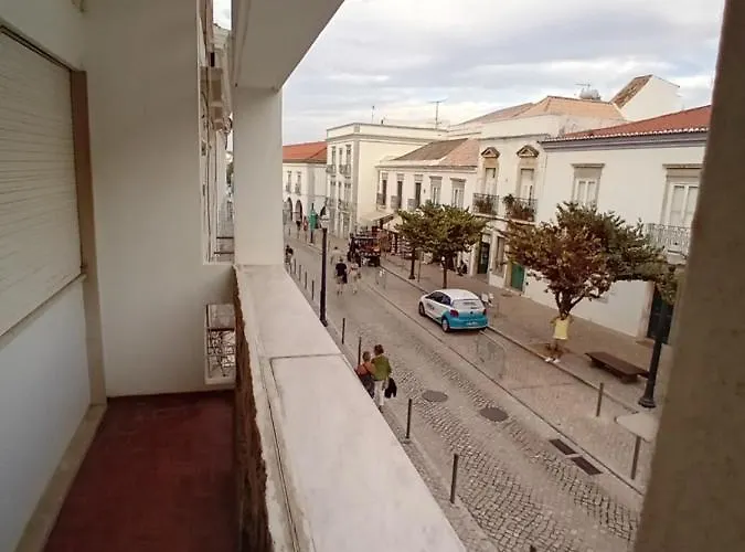 Apartment T3 1 Andar Avenida Ref 003 *